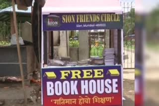 handcart-on-wheels-book-store-in-mumbai-comes-to-the-aid-of-students