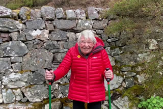 90-year-old UK woman climbs stairs to raise money