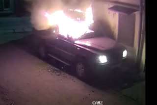 WATCH: Man sets car ablaze in Jharkhand