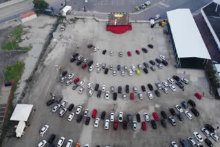 Brazilian lovers mark couples' day in drive-in cinema