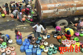 people of jagatpuri colony facing water crises at rohtash nagar