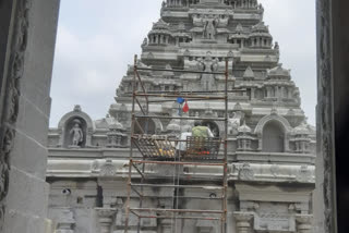 Composition of sculptures in Yadadri temple in yadadri bhuvamagiri district