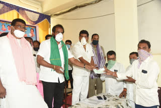 Minister Srinivas goud Distributed PACS loans for Small business peoples in Mahabubnagar district