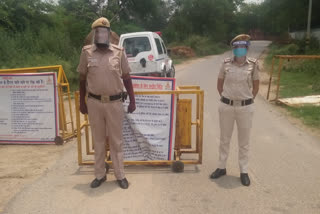 Dwarka Police is continuously doing picket Checking on border areas in delhi due to unlock