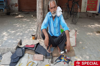 Lockdown snatched and employment of cobblers in Muradnagar ghaziabad