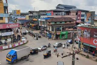 malappuram  containment zone  manjeri municipality  7 wards removed from containment zone  മലപ്പുറം  മഞ്ചേരി നഗരസഭ  ജില്ലാ കലക്ടർ ഗോപാലകൃഷ്ണൻ  ജില്ലാ കലക്ടർ  14, 46 വാർഡുകൾ കൺടെയ്‌മെന്‍റിൽ തുടരും