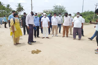 mla challa dharmareddy inspected road works at geesukonda