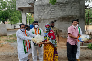 clp leaders grocery distribution at siripuram colony hyderabad