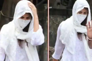 Rhea Chakraborty Sushant's funeral