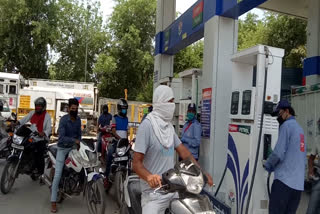 Public upset due to rising petrol and diesel prices in delhi