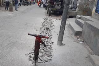 new water pipeline is being laid on behalf of Delhi Jalboard in Jaitpur