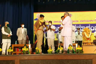 corona warriors honored by mp B Y Ragavendra at Shimoga