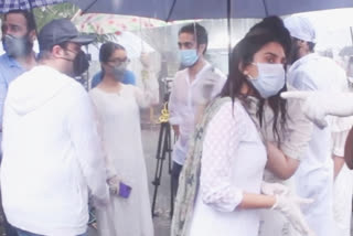 bollywood celebrities attend sushant singh rajput's last rite