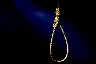 a-person-commits-suicide-by-hanging-durg