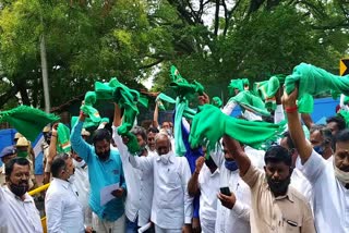 farmers protest near cm house