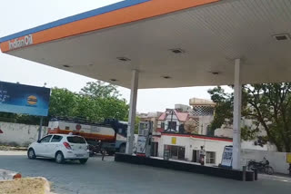 congress  targets Modi government over rising fuel prices
