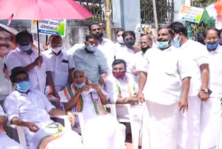 തിരുവനന്തപുരം  KSEB bill  udf light off protest  കെ.എസ്.ഇ.ബി  യു.ഡി.എഫ് പ്രതിഷേധം ഇന്ന്