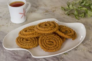 how to make crispy chaklis murukkus at home