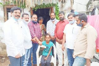 Leader of the Gowda Intellectual Forum has child Deepa in Warangal district.