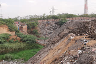 people facing problem due to tajpur pahari at badarpur