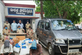 నిషేధిత గుట్కా పట్టివేత.. ఇద్దరి అరెస్టు