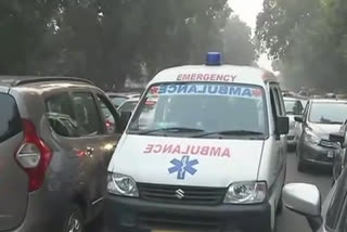 ایمبولینس کا منمانا کرایہ وصول کرنے پر روک