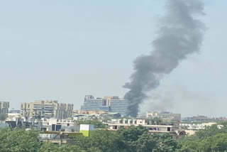 fire in rohini court, fire brigade reached on the spot