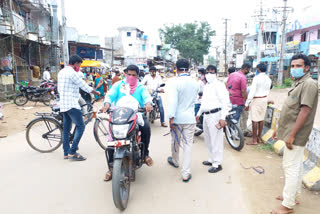 Fine to people who came to out side without masks in pathapatnam srikakulam district