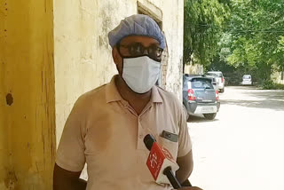 faridabad person wandering for covid report of his pregnant wife