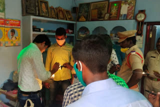 theft in locked house in mahabubabad district