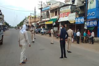 police-took-a-crackdown-on-not-wearing-a-mask-in-rajnandgaon