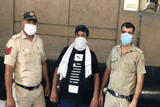 Bawana police arrested crooks with pistols and live cartridges in delhi