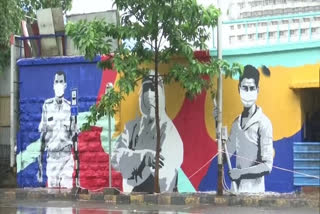 Western Railway pays tribute to corona warriors through murals