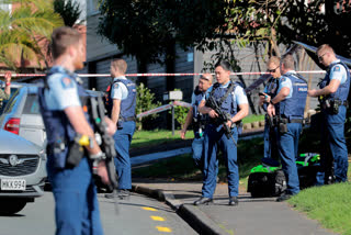 suspect-on-run-after-2-new-zealand-officers-shot-and-injured
