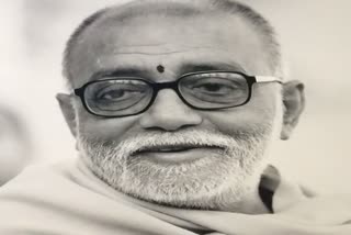 organizing-a-meeting-in-mahuva-on-the-issue-of-ill-treatment-with-moraribapu