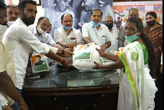 Shimoga District Congress distributes food  kit to poor