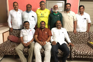 swabhimani leaders come together and-gave support to raju shetty