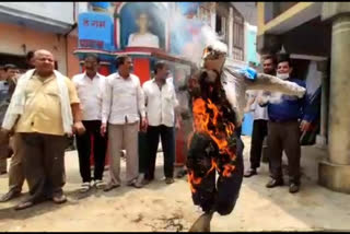 Chinese President's effigy set on fire in Meerut