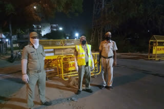 Delhi Police alert at pickets and atm's in delhi