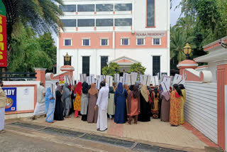 മലപ്പുറം  പൊന്നാനി വനിതാ കൂട്ടായ്മ  ബാർ ഉപരോധിച്ചു  malappuram  Ponnani Women Collective  sieged bar  ponnani