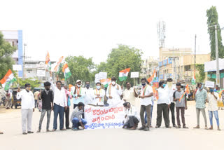 Congress-led agitation on electricity tariff hike in karimnagar district