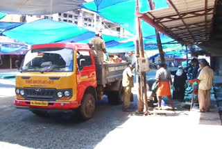 Public markets in Thrissur have been sterilized  തൃശൂര്‍ നഗരത്തിലെ പൊതു മാര്‍ക്കറ്റുകള്‍ അണുവിമുക്തമാക്കി