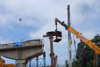 ആലപ്പുഴ ബൈപ്പാസ്  കുതിരപ്പന്തി മേൽപ്പാലx  Alappuzha Bypass  The first girder at the cavalry overpass was installed