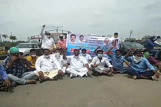 autonagar-sand-lorry-owners-association-protest-for-diesel-and-petrol-should-be-included-in-to-gst