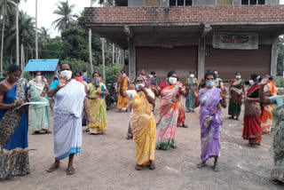 p gannavaram constituency jai bhim nagar ladies protest to remove wine shop in their colony