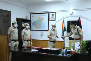 Police team of Vikaspuri police station received the honor