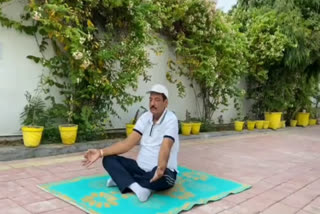 Ranjit singh Chautala did yoga at his residence in sirsa