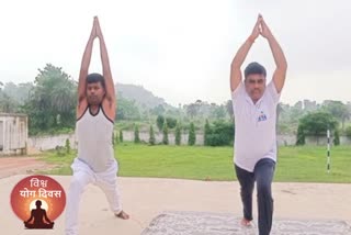 MLA Indrajit Mahato did yoga with her yoga teacher in dhanbad