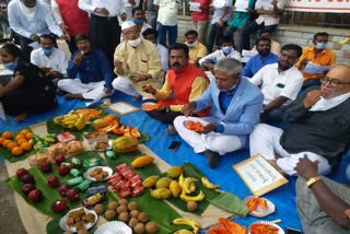 ಆಹಾರ ಸೇವನೆ ಮಾಡಿದ ಮೂಢನಂಬಿಕೆ ವಿರೋಧಿ ಒಕ್ಕೂಟ