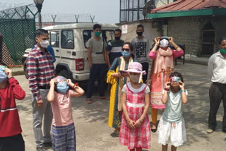 People saw solar eclipse in Shimla through solar filter